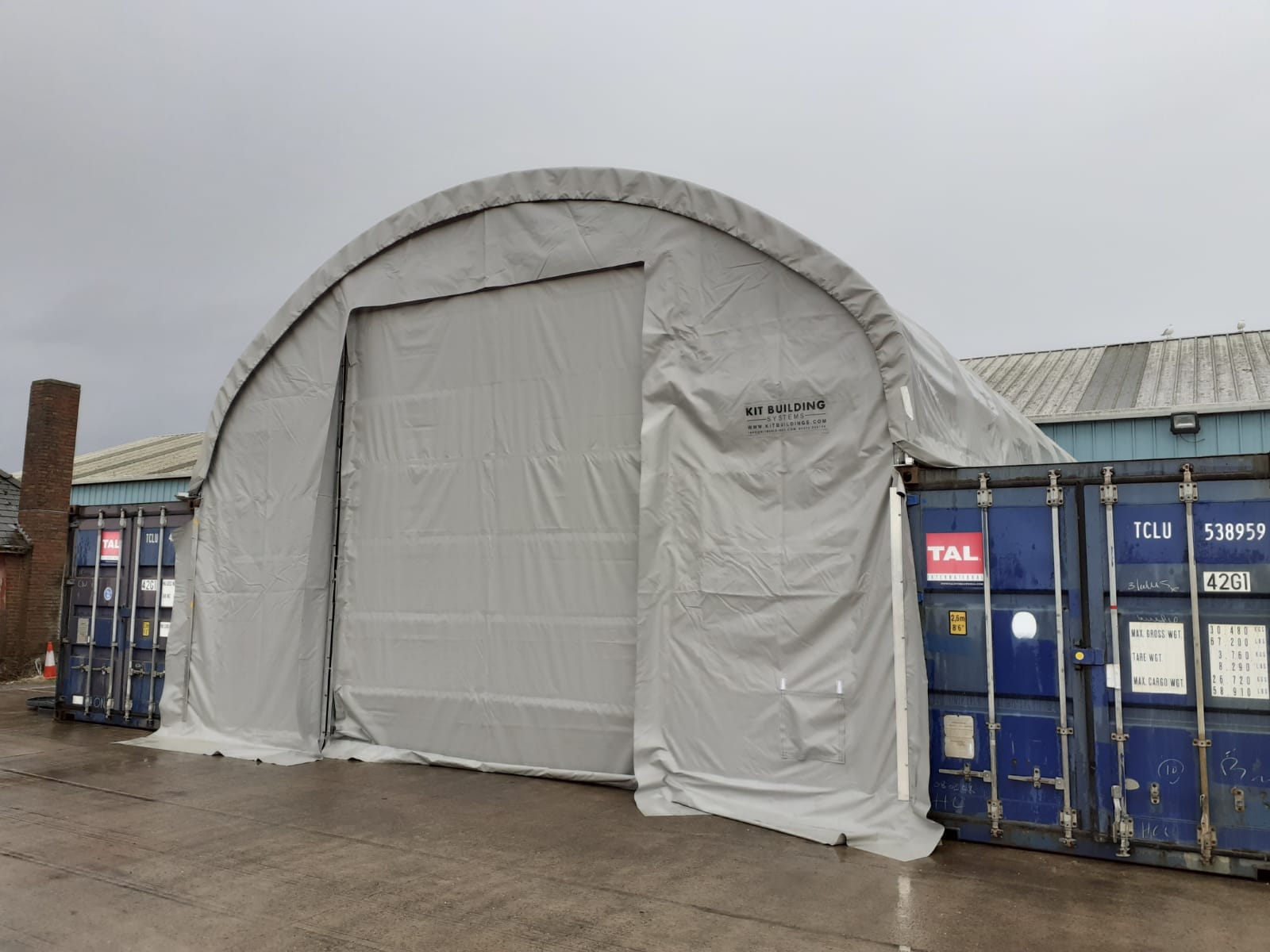 Containerüberdachungen – 20 Fuß x 20 Fuß x 6,5 Fuß (6 m x 6 m x 2 m)