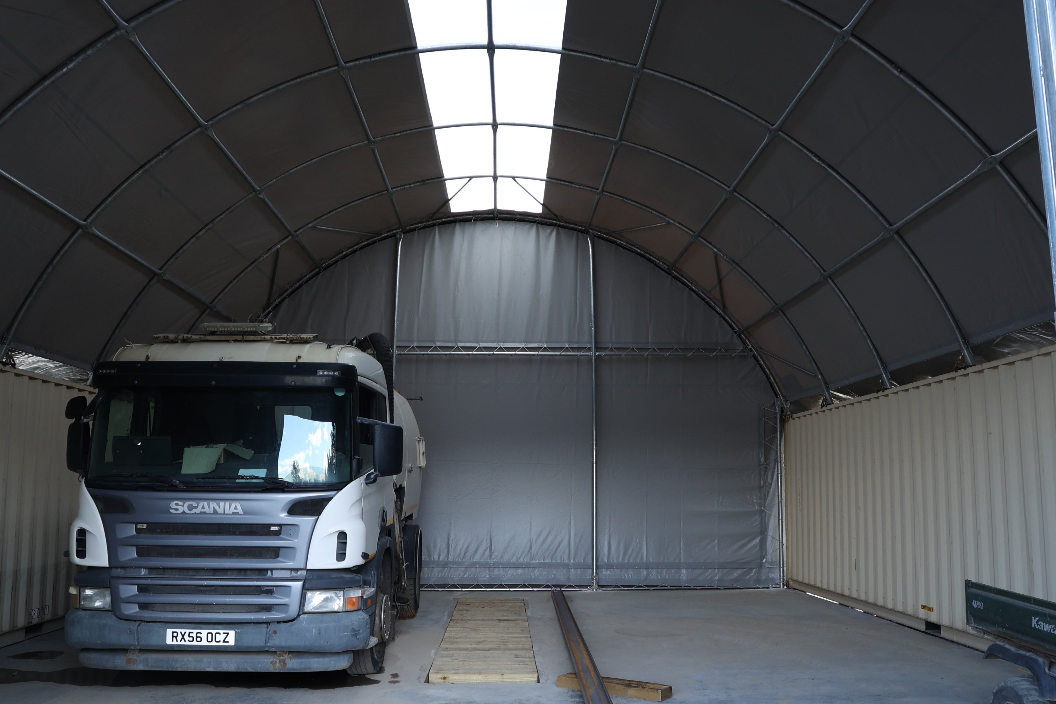Containerluifels - 33ft x 40ft x 12ft (10m x 12m x 3,6m)