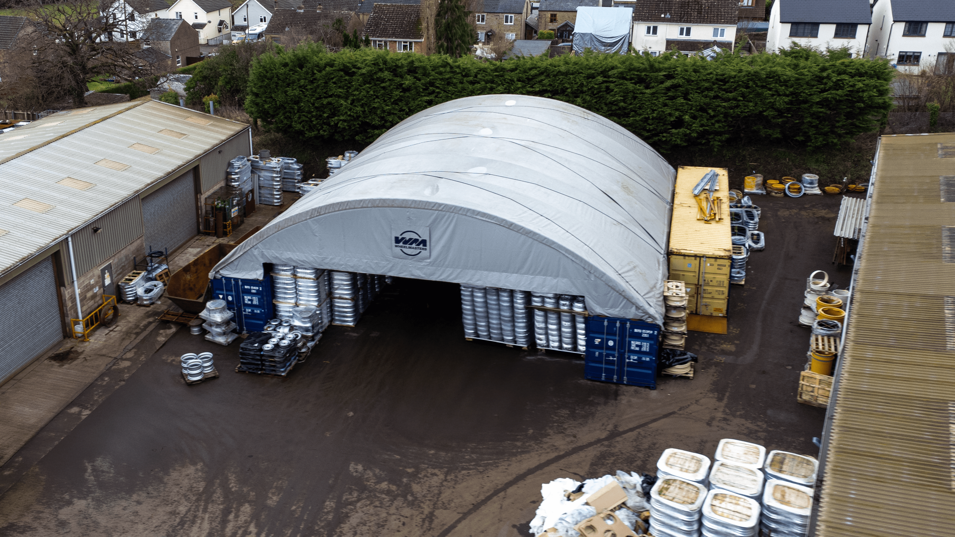 Container Schuilplaats - 60ft x 40ft x 20ft (18.3m x 12m x 6m) Geïnstalleerd aan de buitenkant van containers