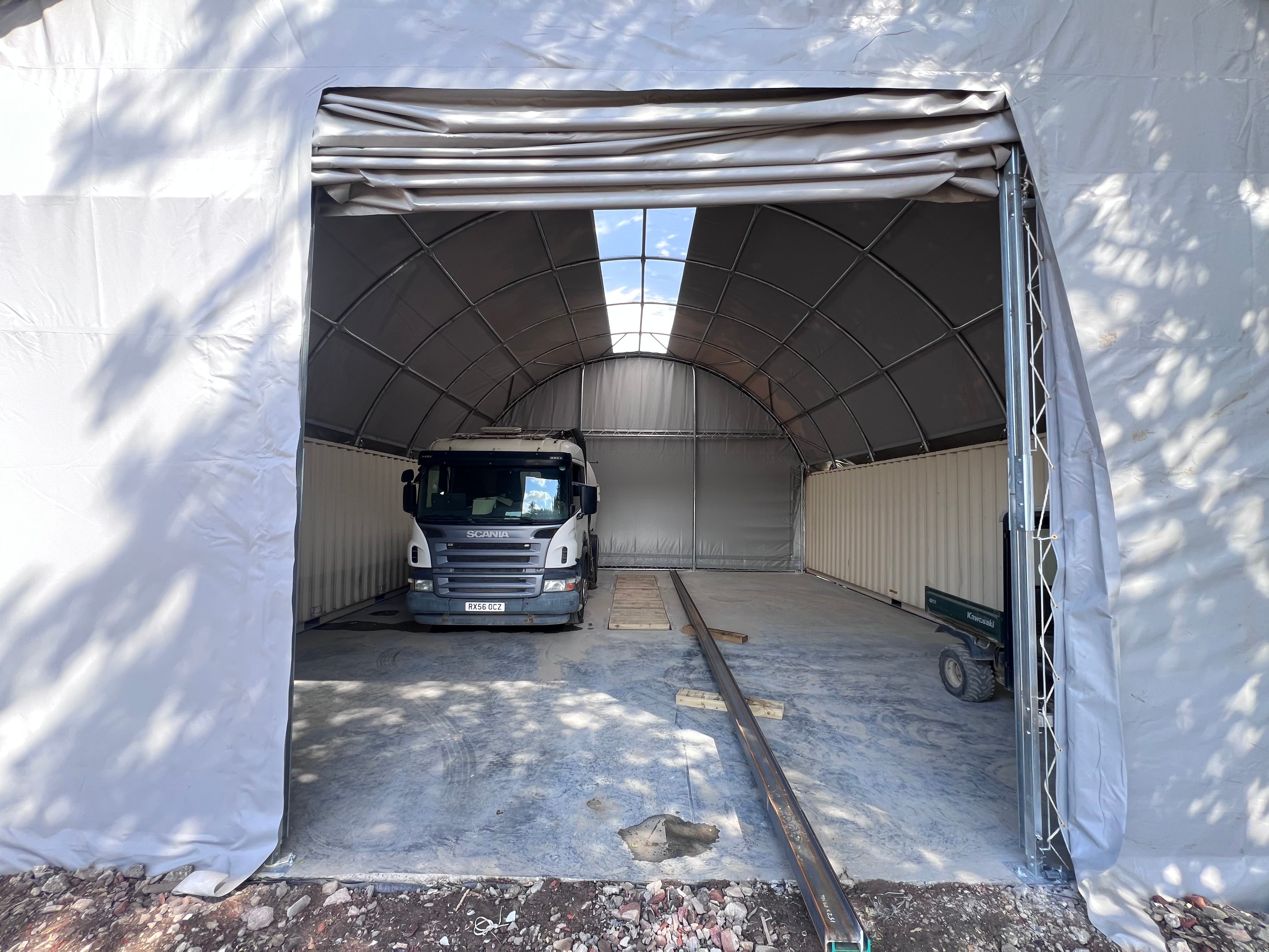Containerluifels - 33ft x 40ft x 12ft (10m x 12m x 3,6m)