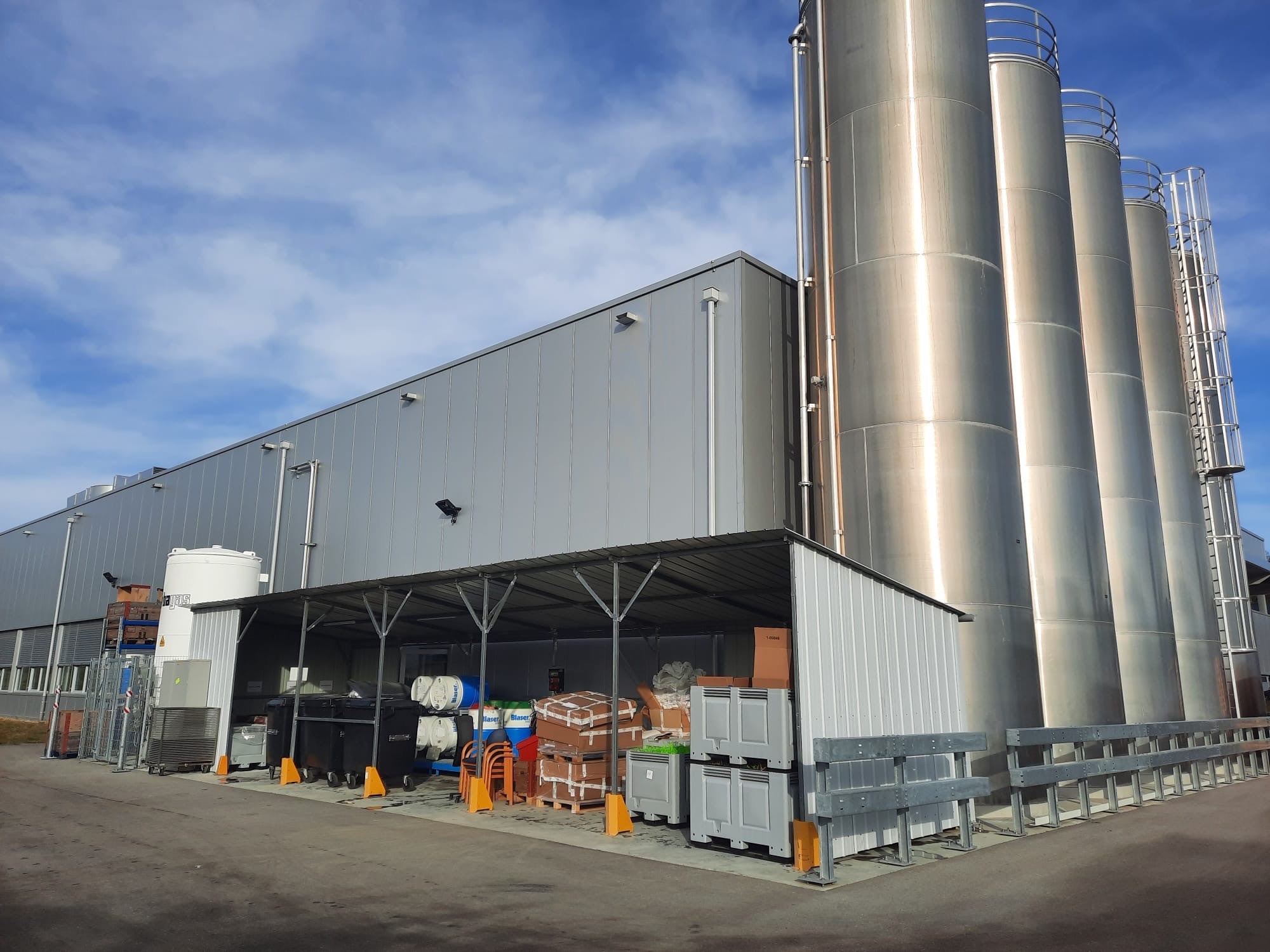 Stalen veldschuilplaatsen